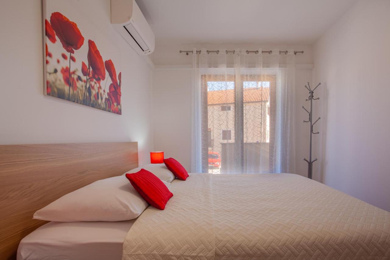 Apartments Eva Cres Exterior foto